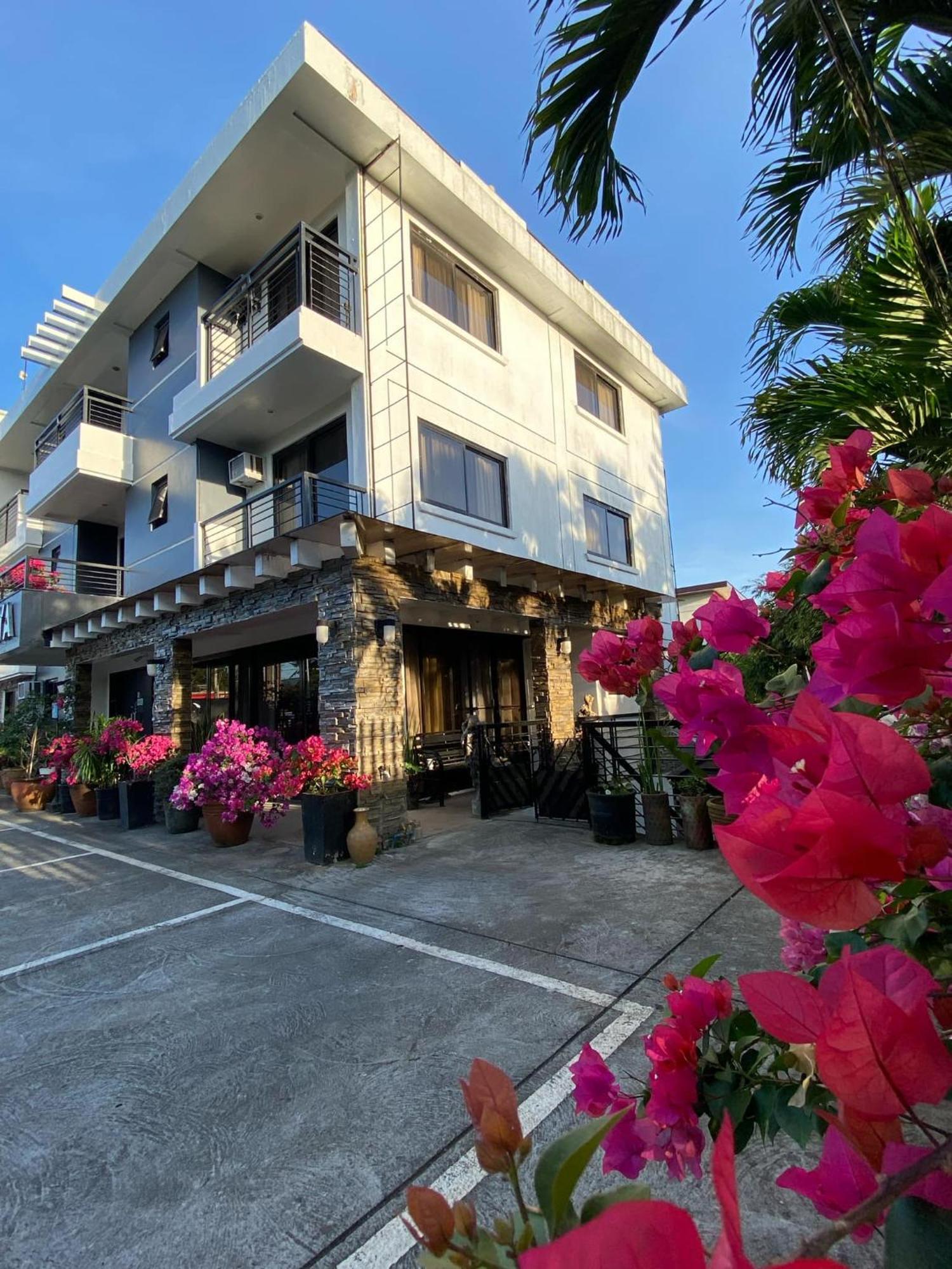 โรงแรมรังยา Tagaytay City ภายนอก รูปภาพ