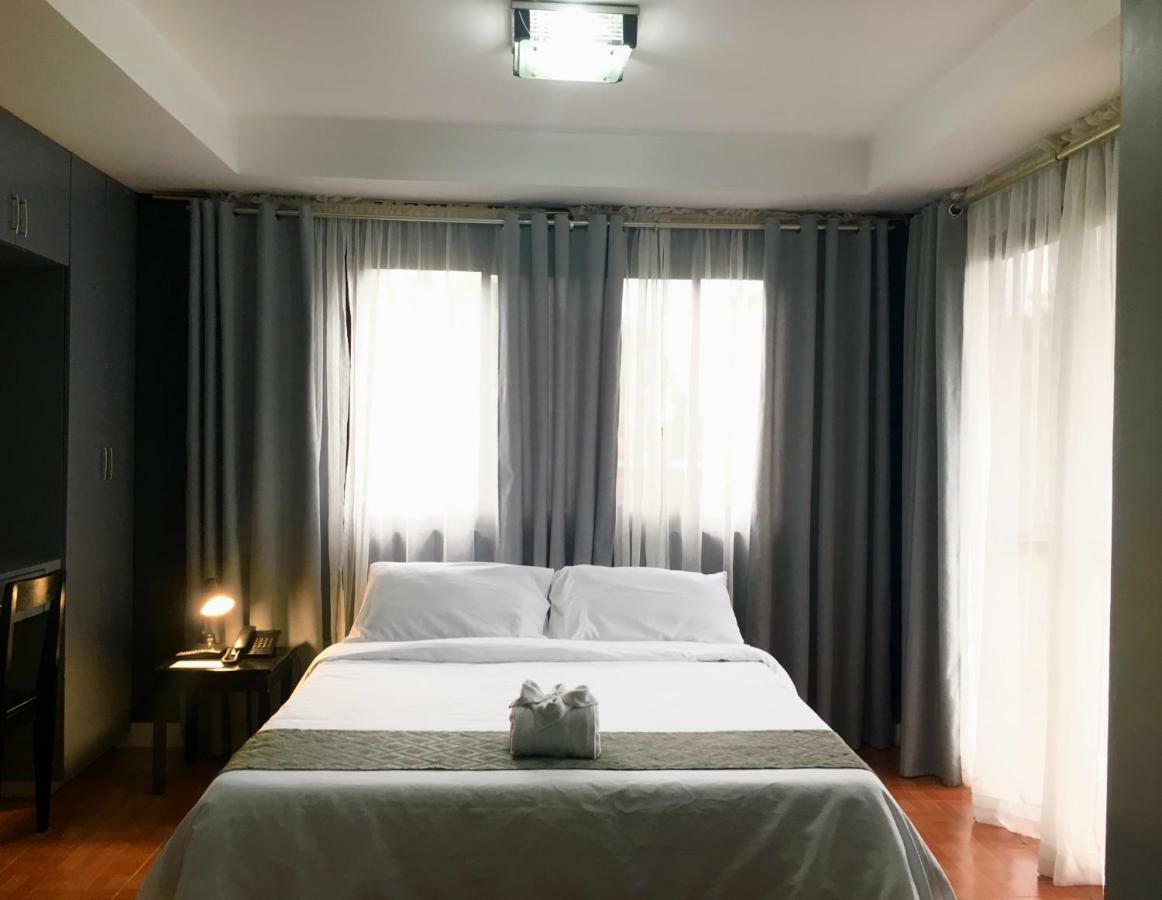 โรงแรมรังยา Tagaytay City ภายนอก รูปภาพ